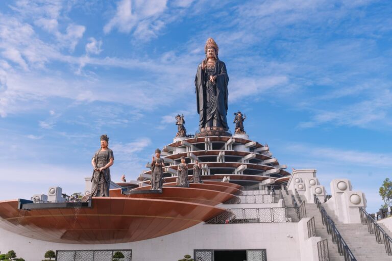 Chiêm bái núi bà đen